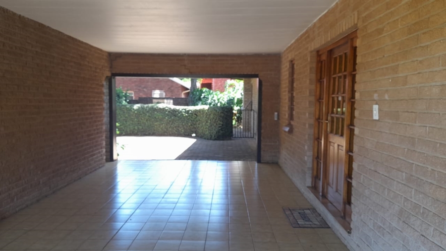 4 Bedroom Property for Sale in Wilkoppies North West